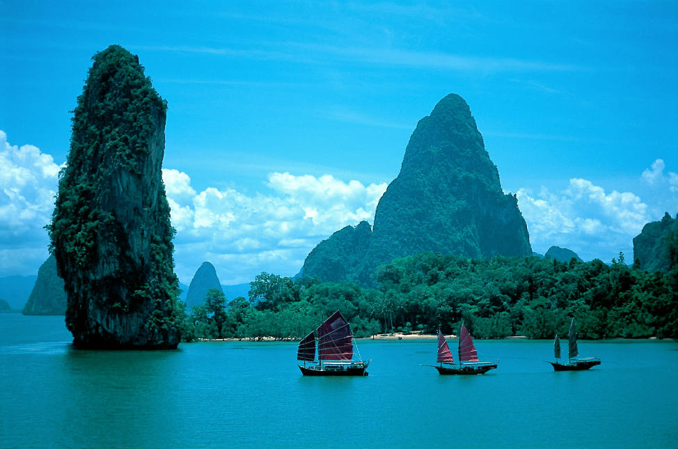 June Bahtra Boat Tour - James Bone Island